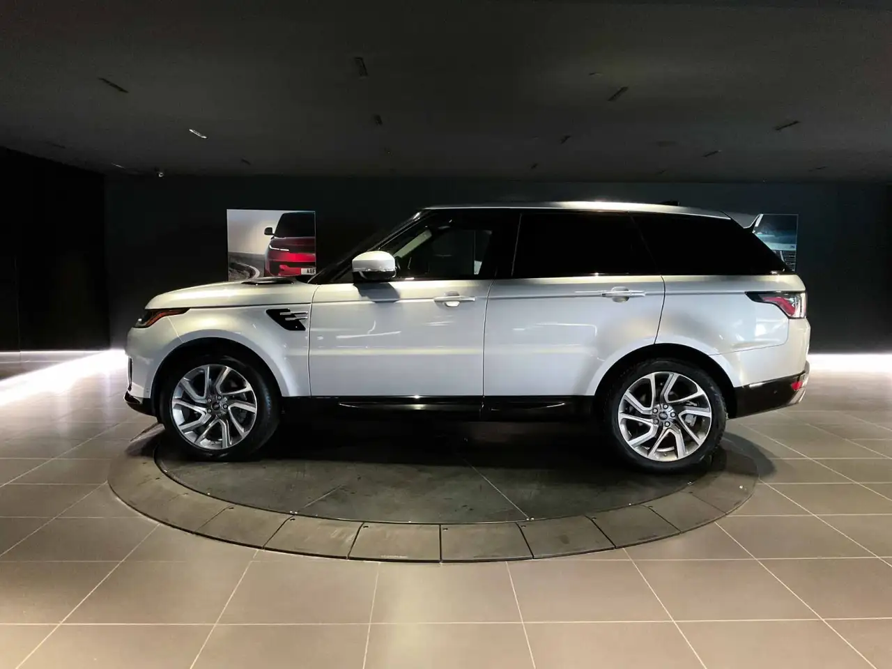 Land Rover Range Rover Sport снимка Land Rover Range Rover Sport