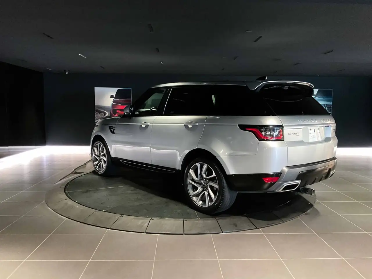 Land Rover Range Rover Sport снимка Land Rover Range Rover Sport