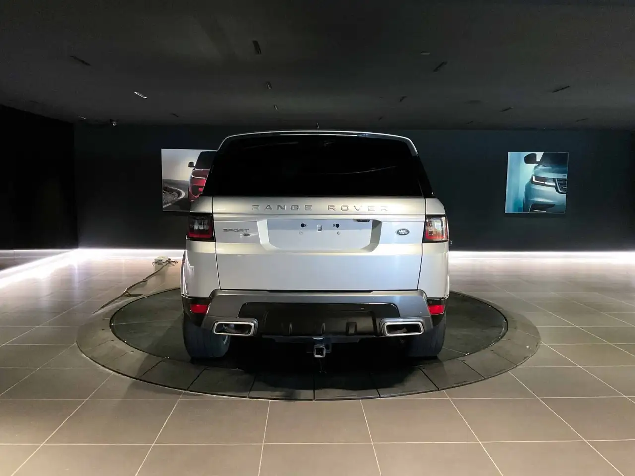 Land Rover Range Rover Sport снимка Land Rover Range Rover Sport