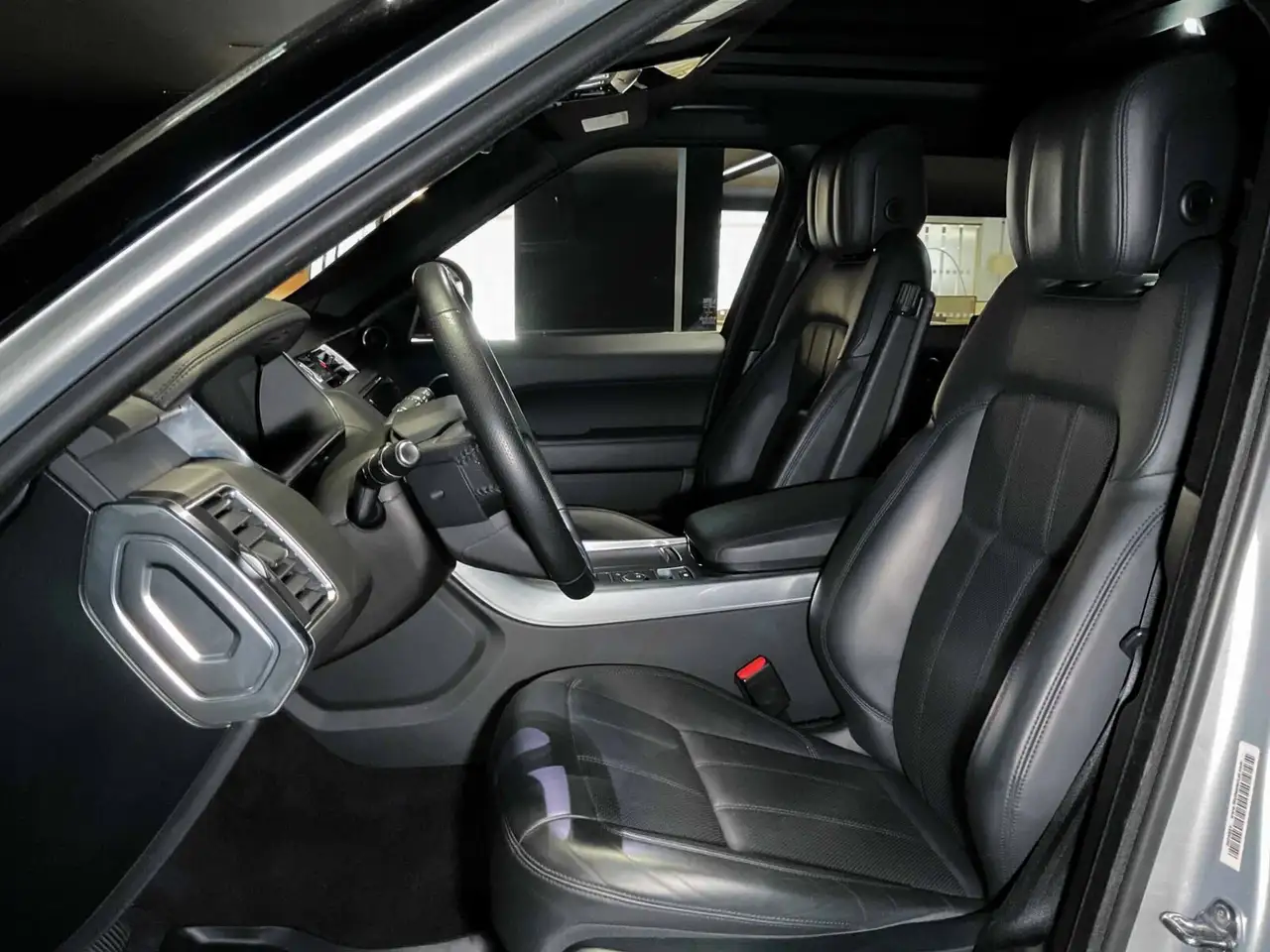 Land Rover Range Rover Sport снимка Land Rover Range Rover Sport