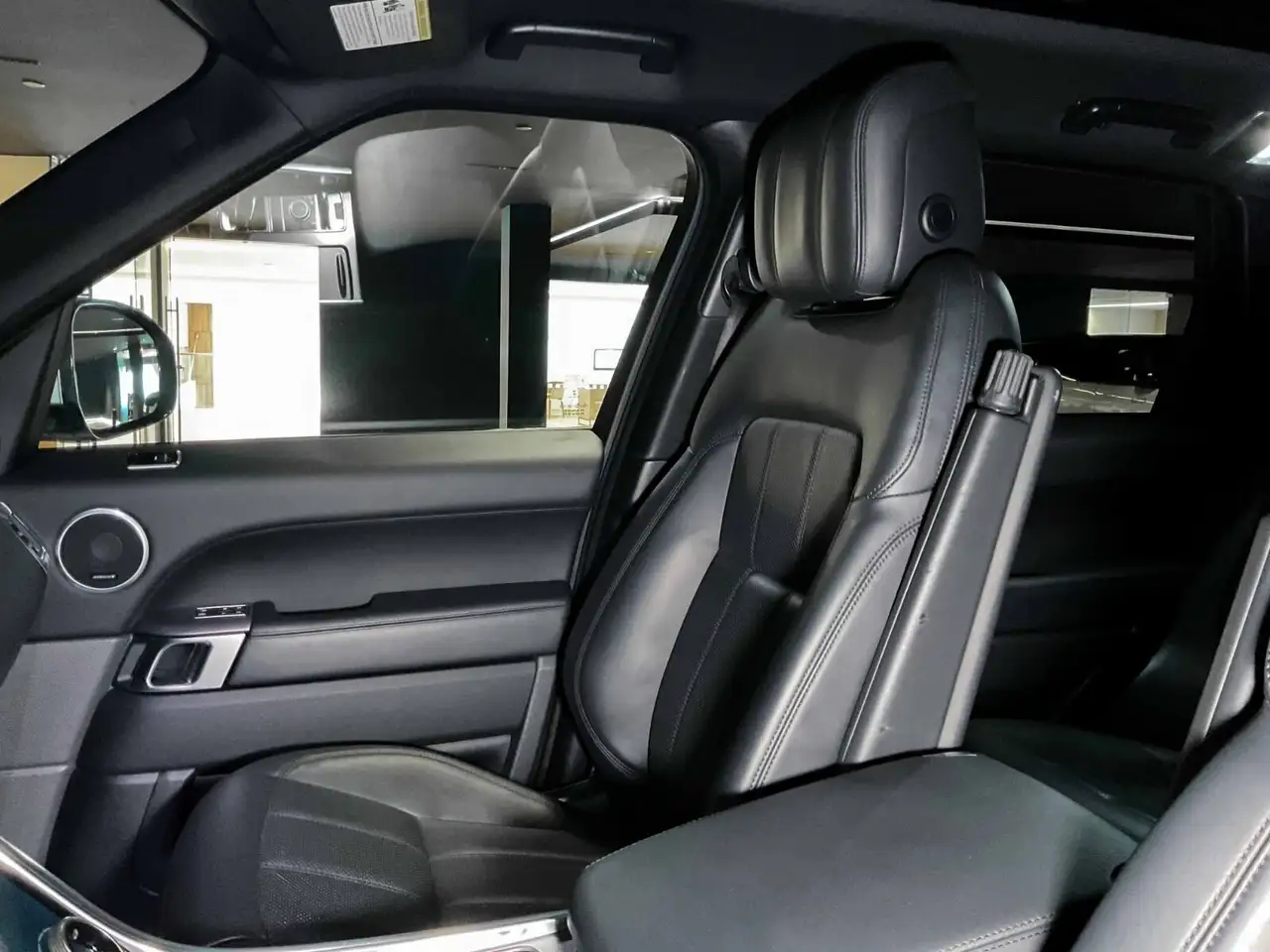 Land Rover Range Rover Sport снимка Land Rover Range Rover Sport
