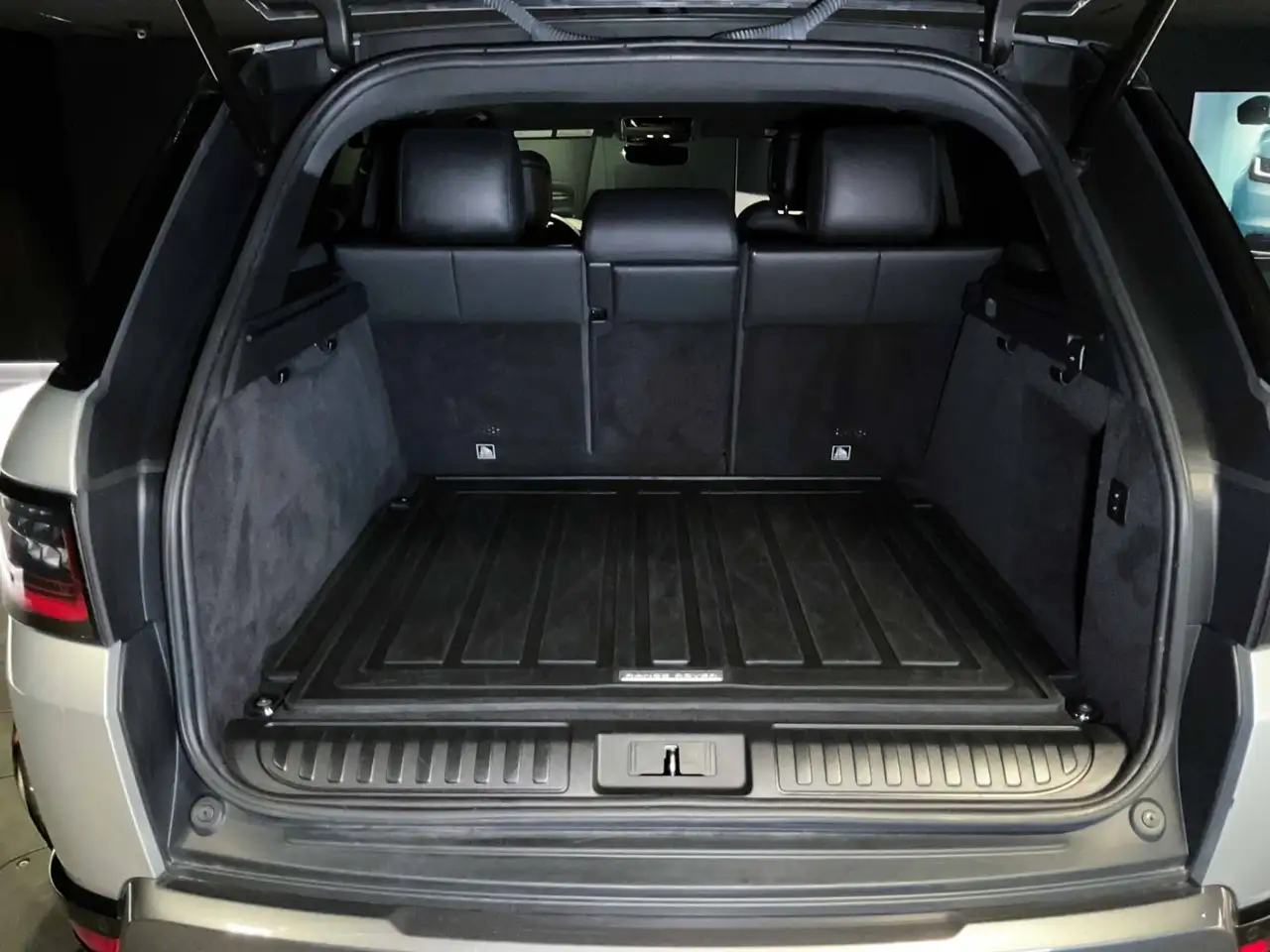 Land Rover Range Rover Sport снимка Land Rover Range Rover Sport