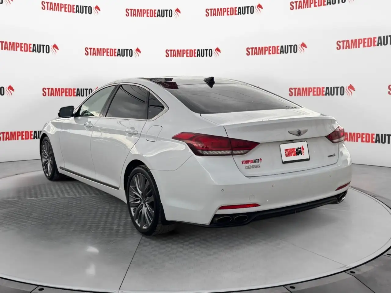 Hyundai Genesis photo Hyundai Genesis