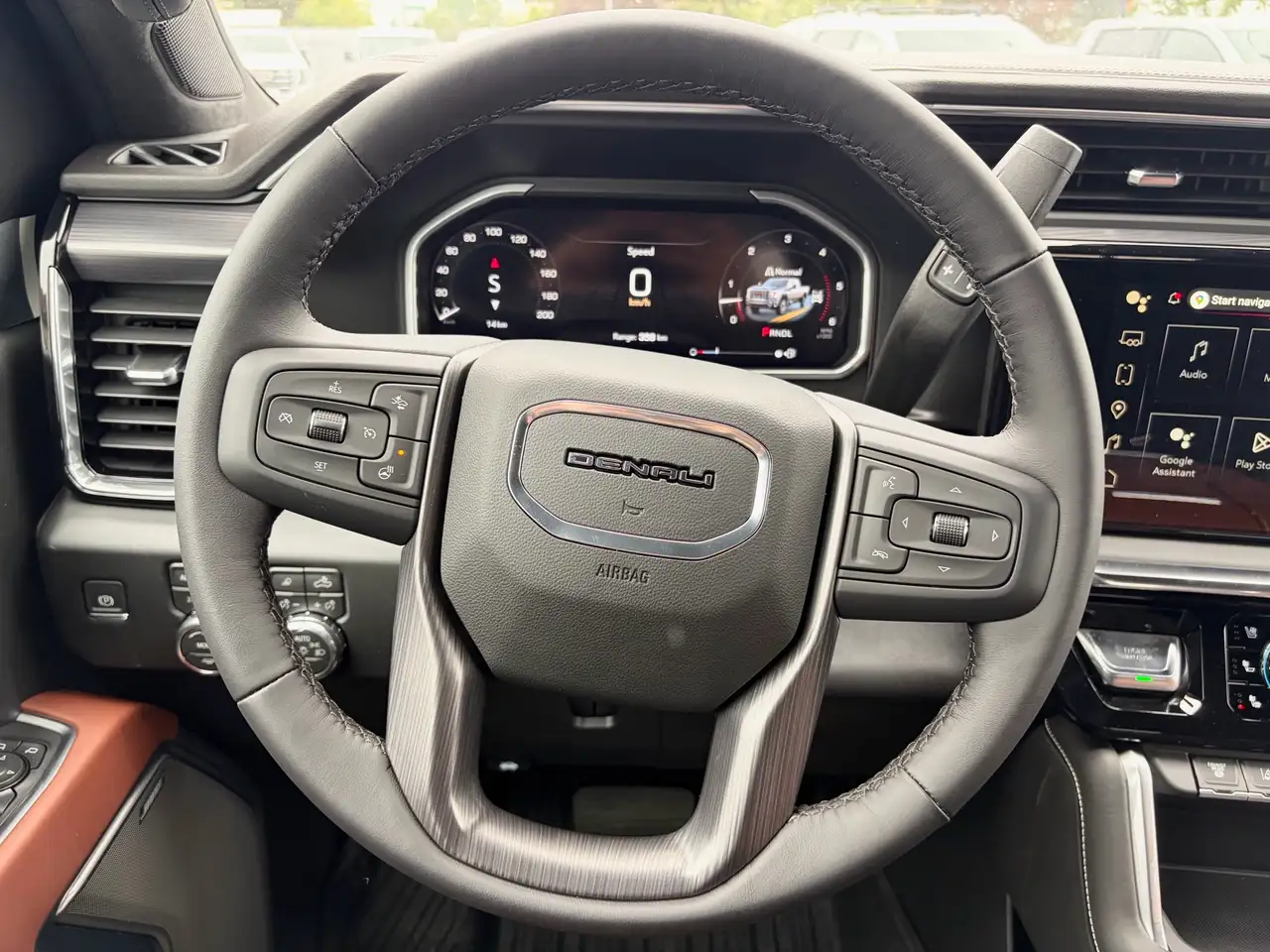 GMC Sierra 3500HD снимка GMC Sierra 3500HD