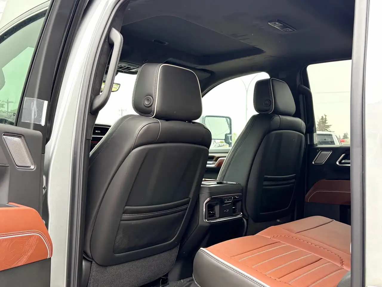 GMC Sierra 3500HD снимка GMC Sierra 3500HD