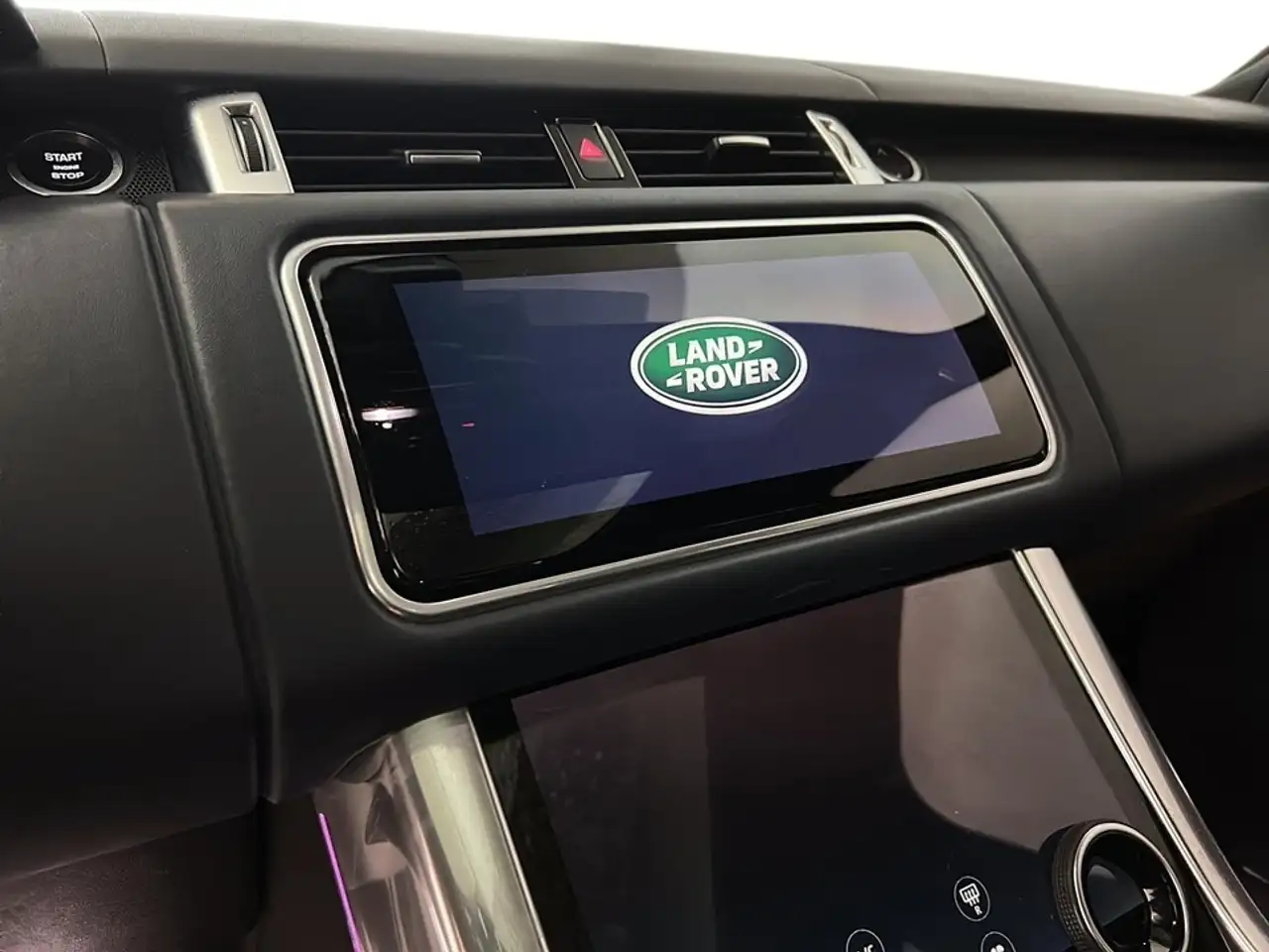 Land Rover Range Rover Sport снимка Land Rover Range Rover Sport