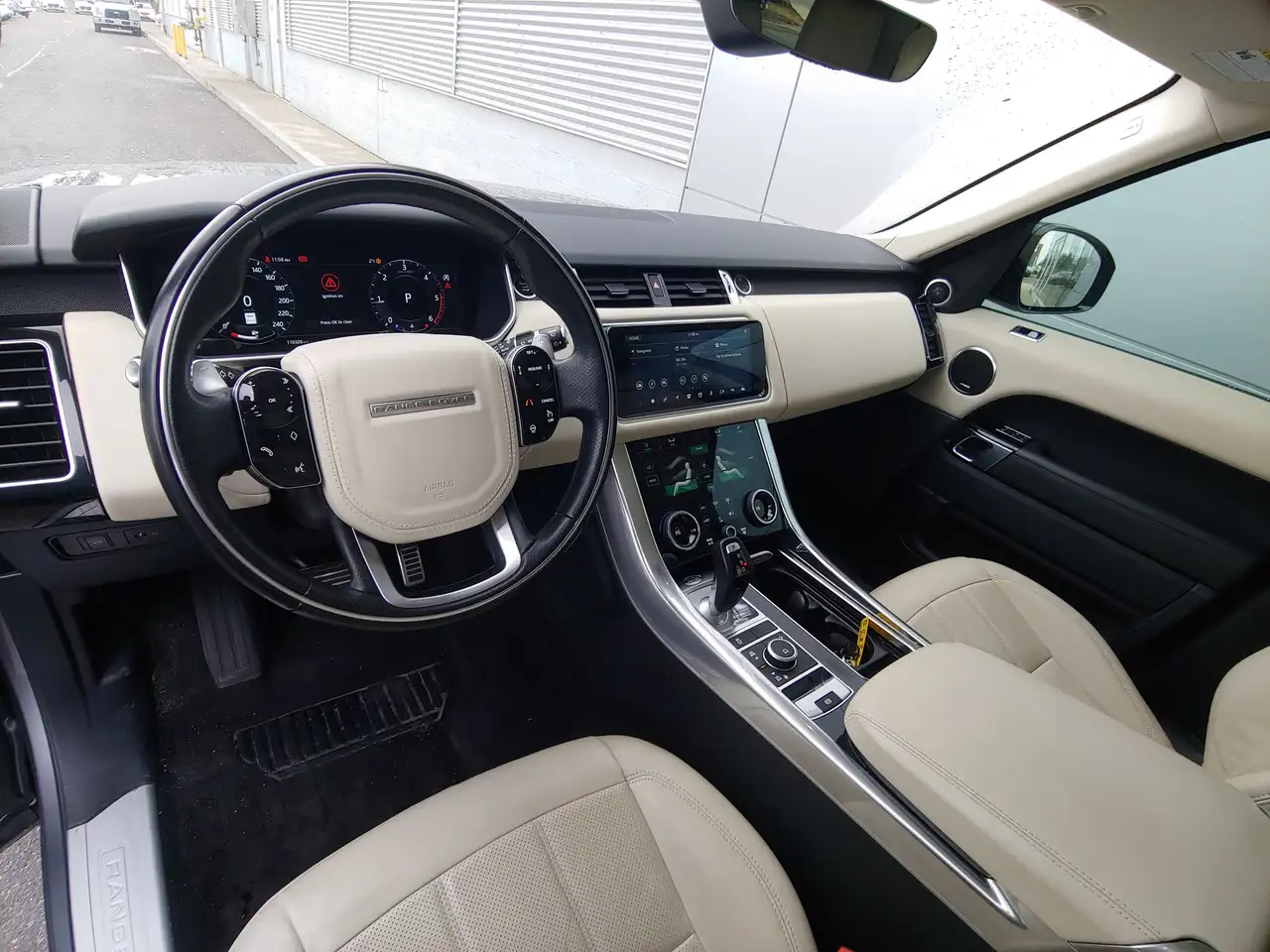 Land Rover Range Rover Sport снимка Land Rover Range Rover Sport