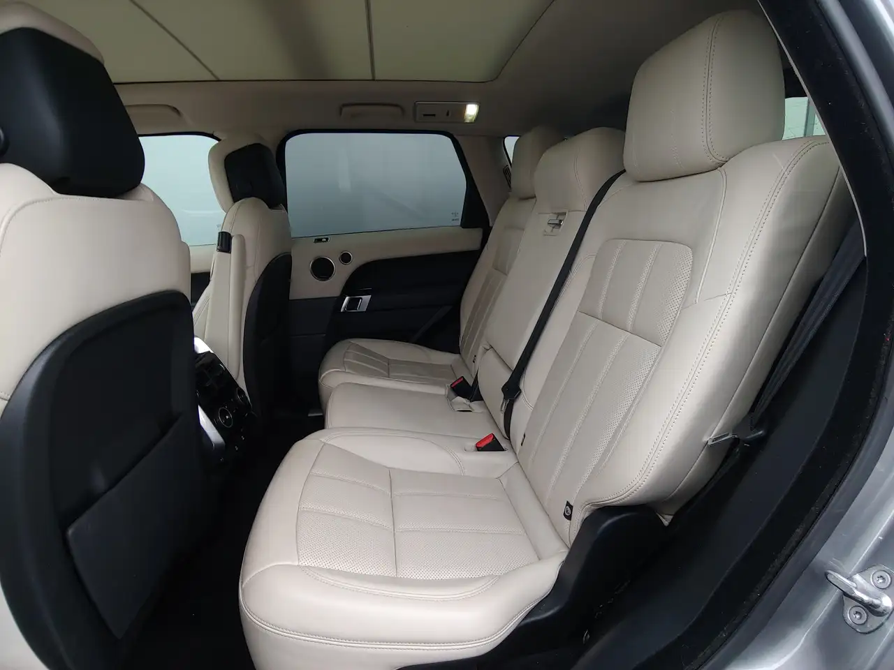 Land Rover Range Rover Sport снимка Land Rover Range Rover Sport
