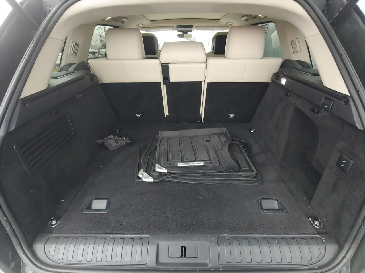 Land Rover Range Rover Sport снимка Land Rover Range Rover Sport
