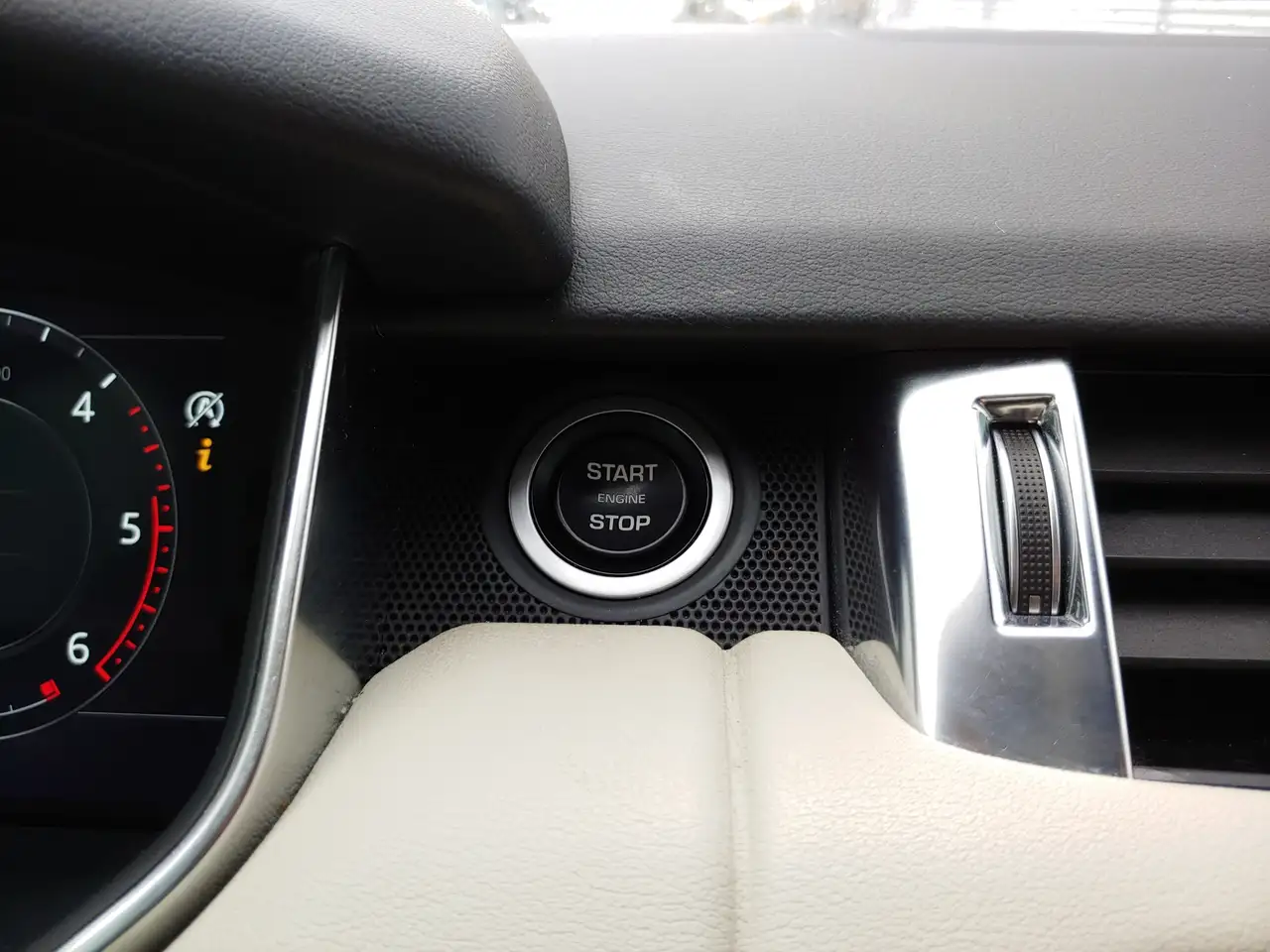 Land Rover Range Rover Sport снимка Land Rover Range Rover Sport
