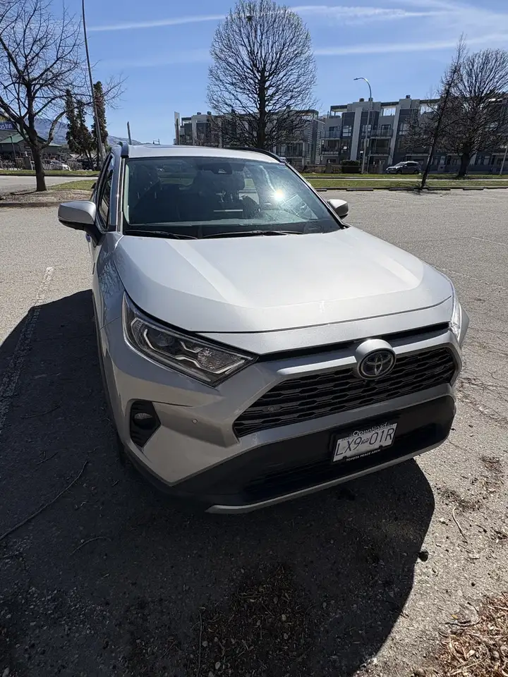 Toyota RAV 4 снимка Toyota RAV 4