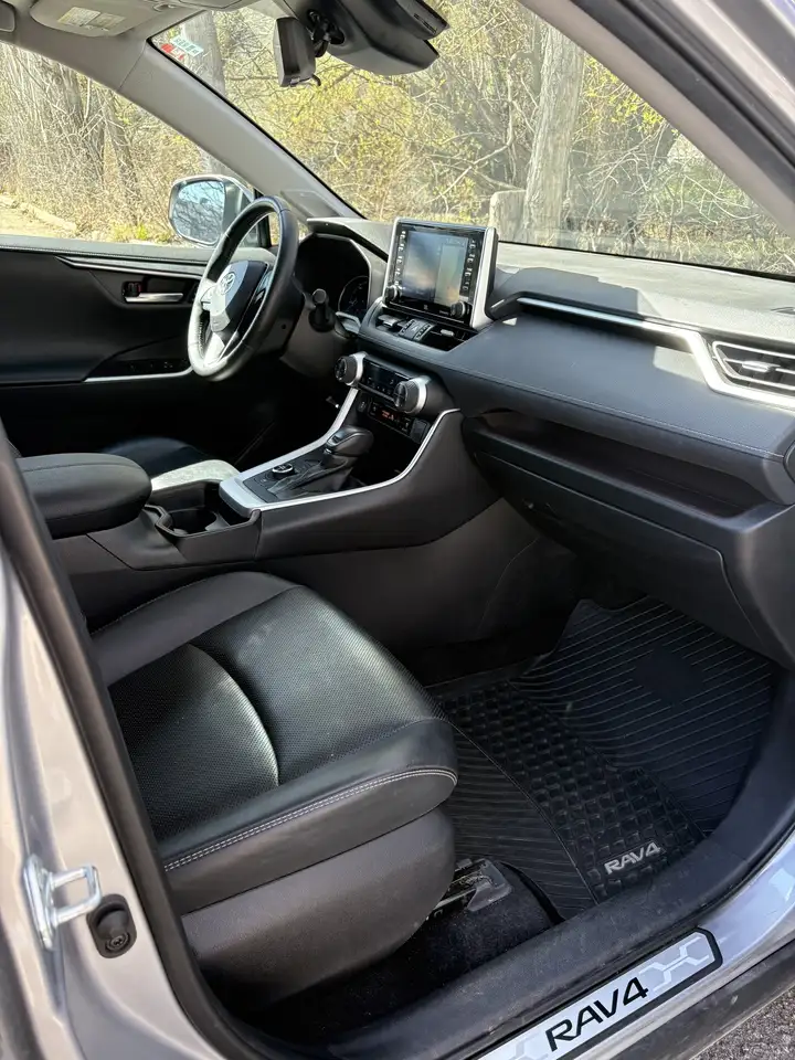 Toyota RAV 4 снимка Toyota RAV 4