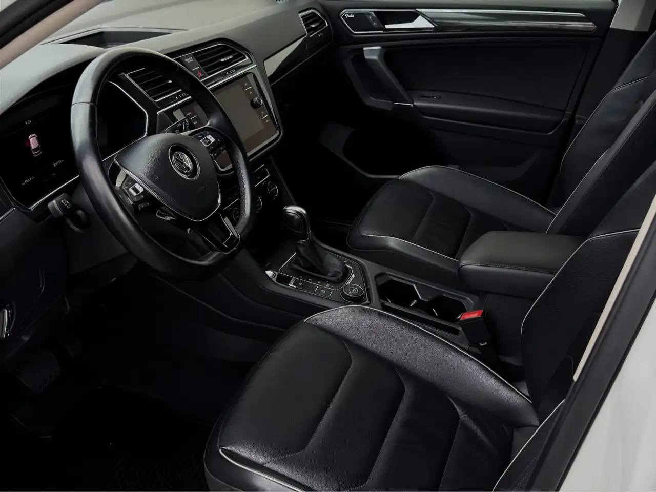 Volkswagen Tiguan снимка Volkswagen Tiguan