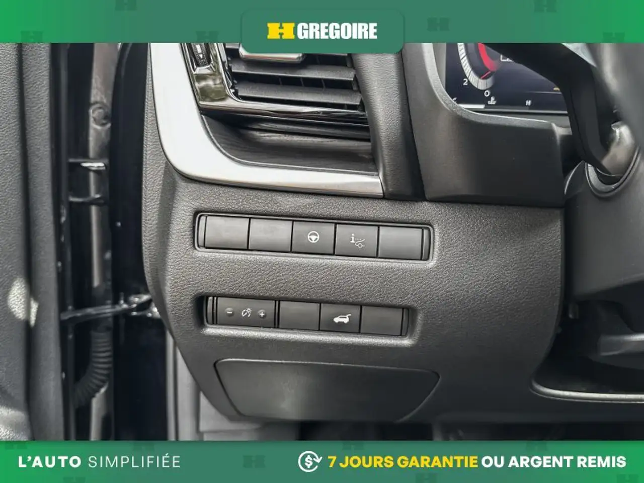 Nissan Rogue fotografie Nissan Rogue
