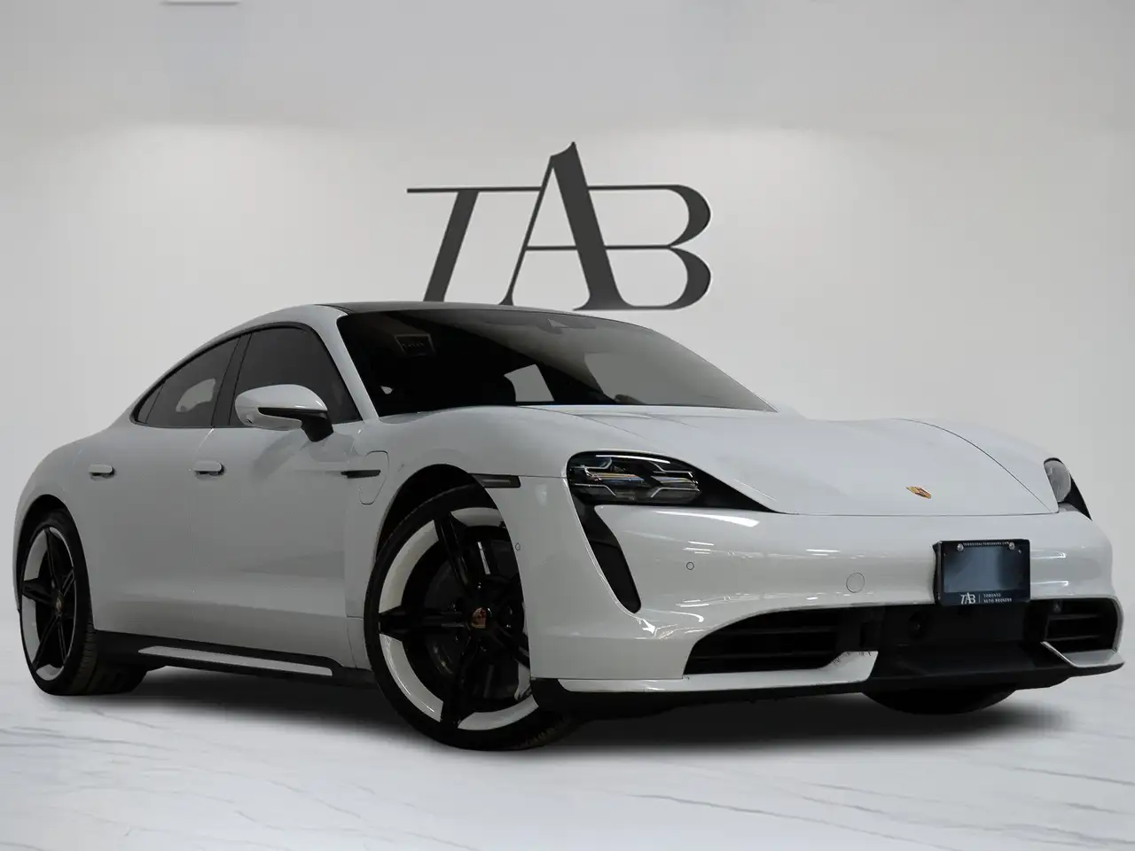 Porsche Taycan photo Porsche Taycan