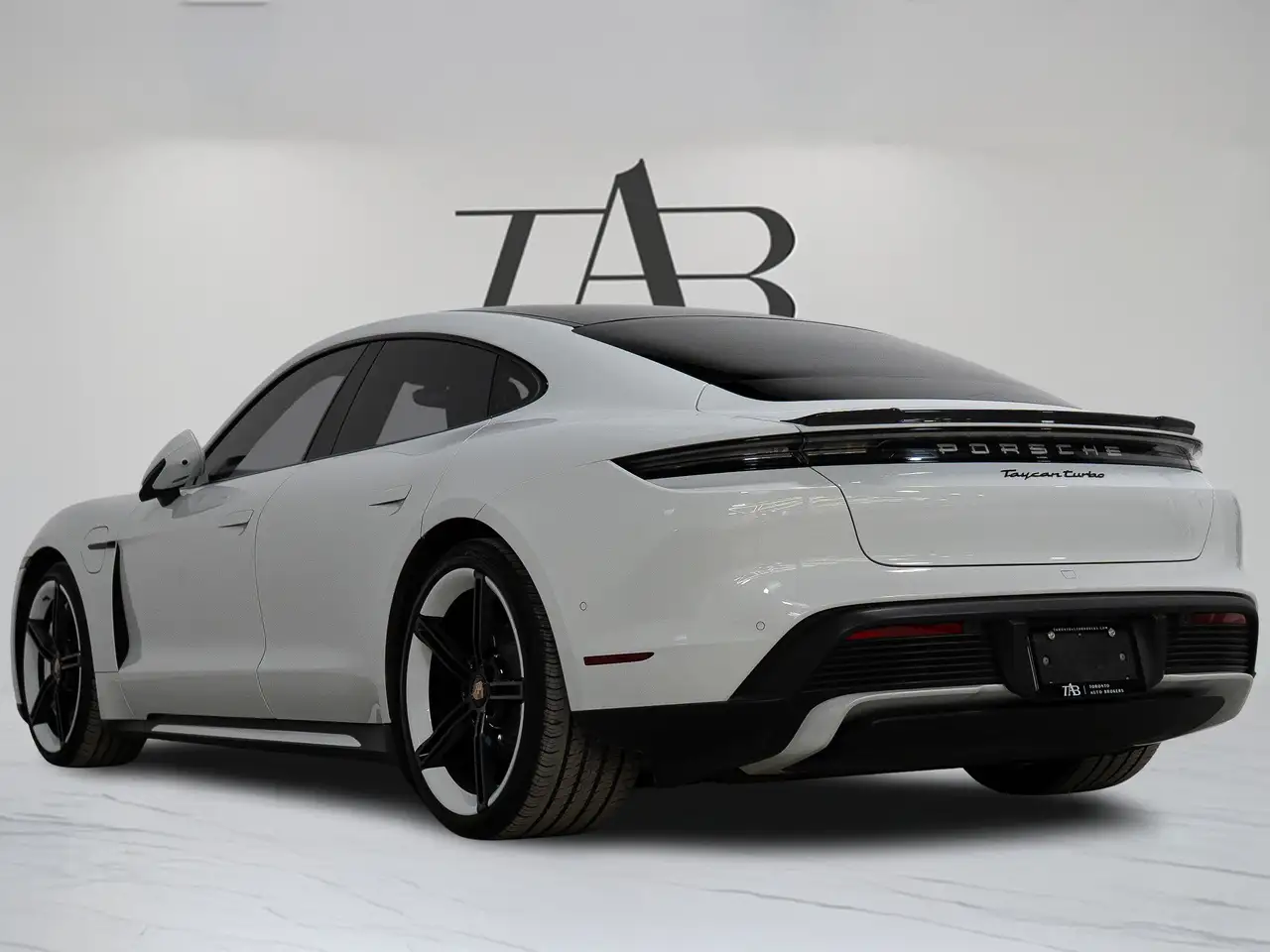 Porsche Taycan photo Porsche Taycan