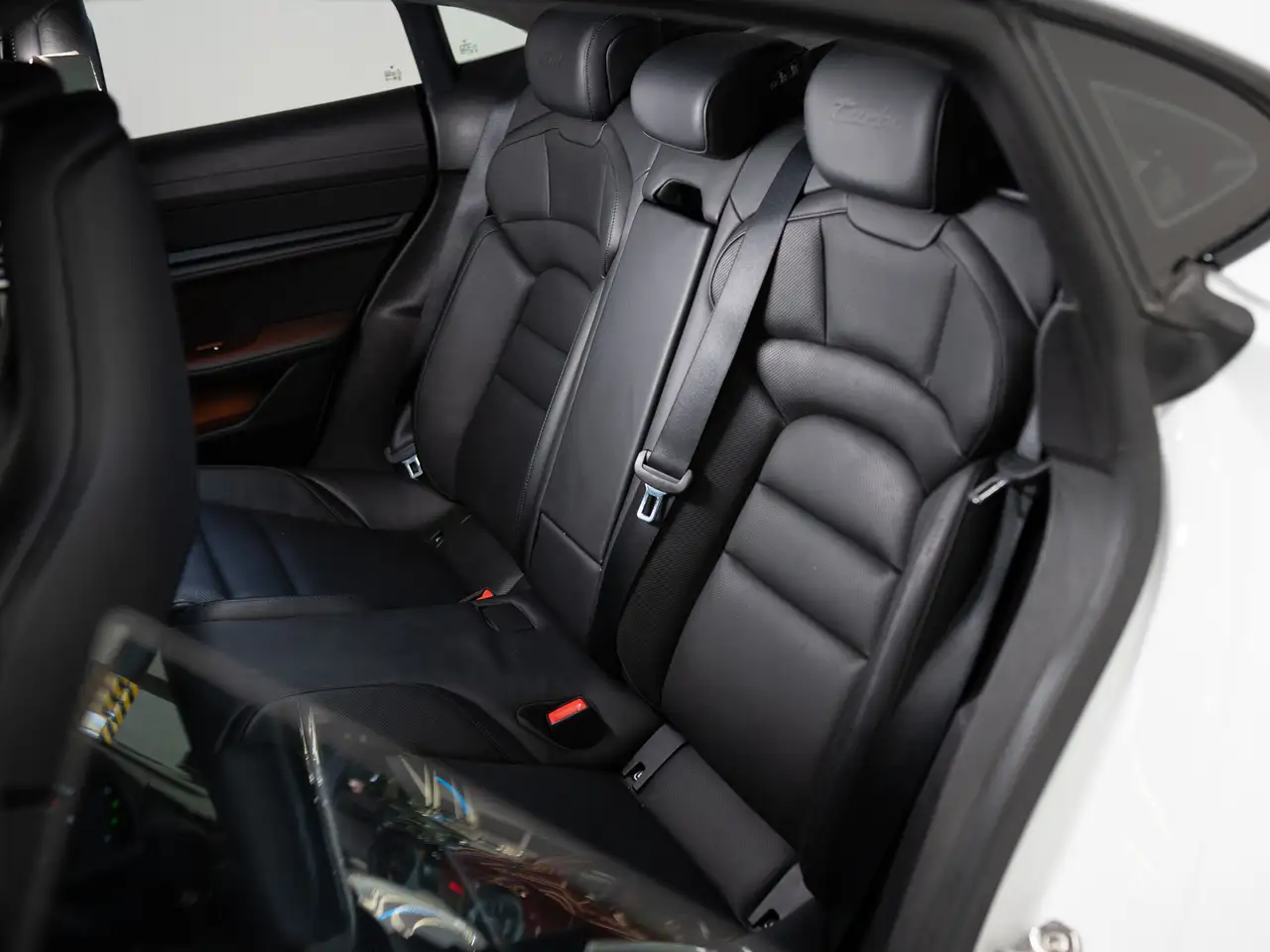 Porsche Taycan photo Porsche Taycan