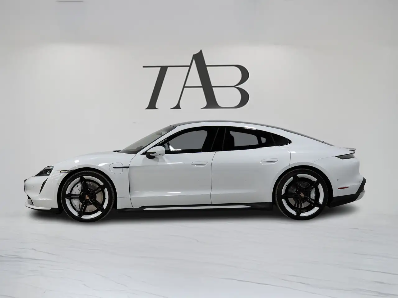 Porsche Taycan photo Porsche Taycan