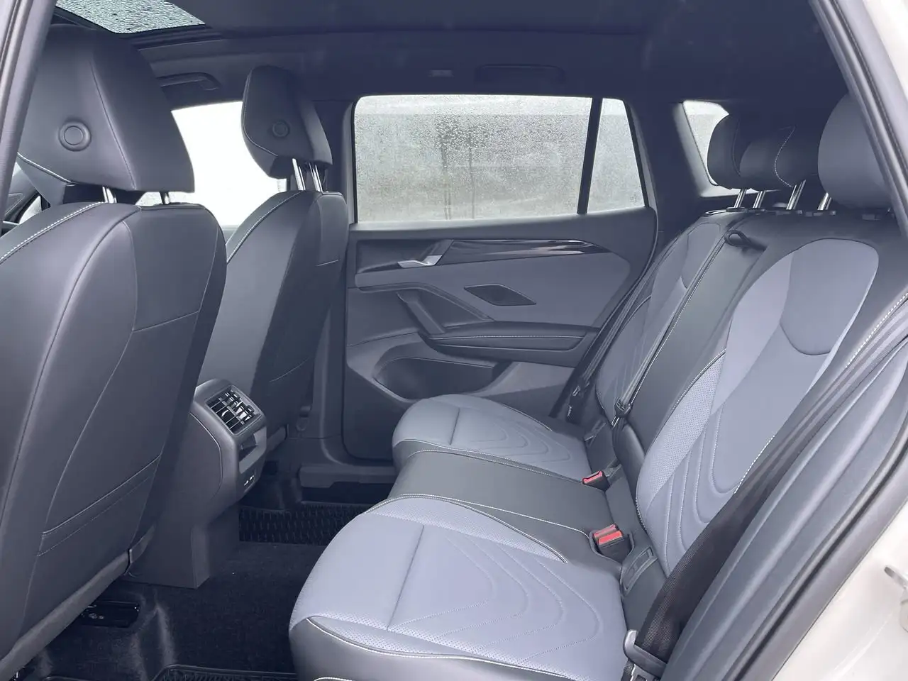 Volkswagen Tiguan photo Volkswagen Tiguan