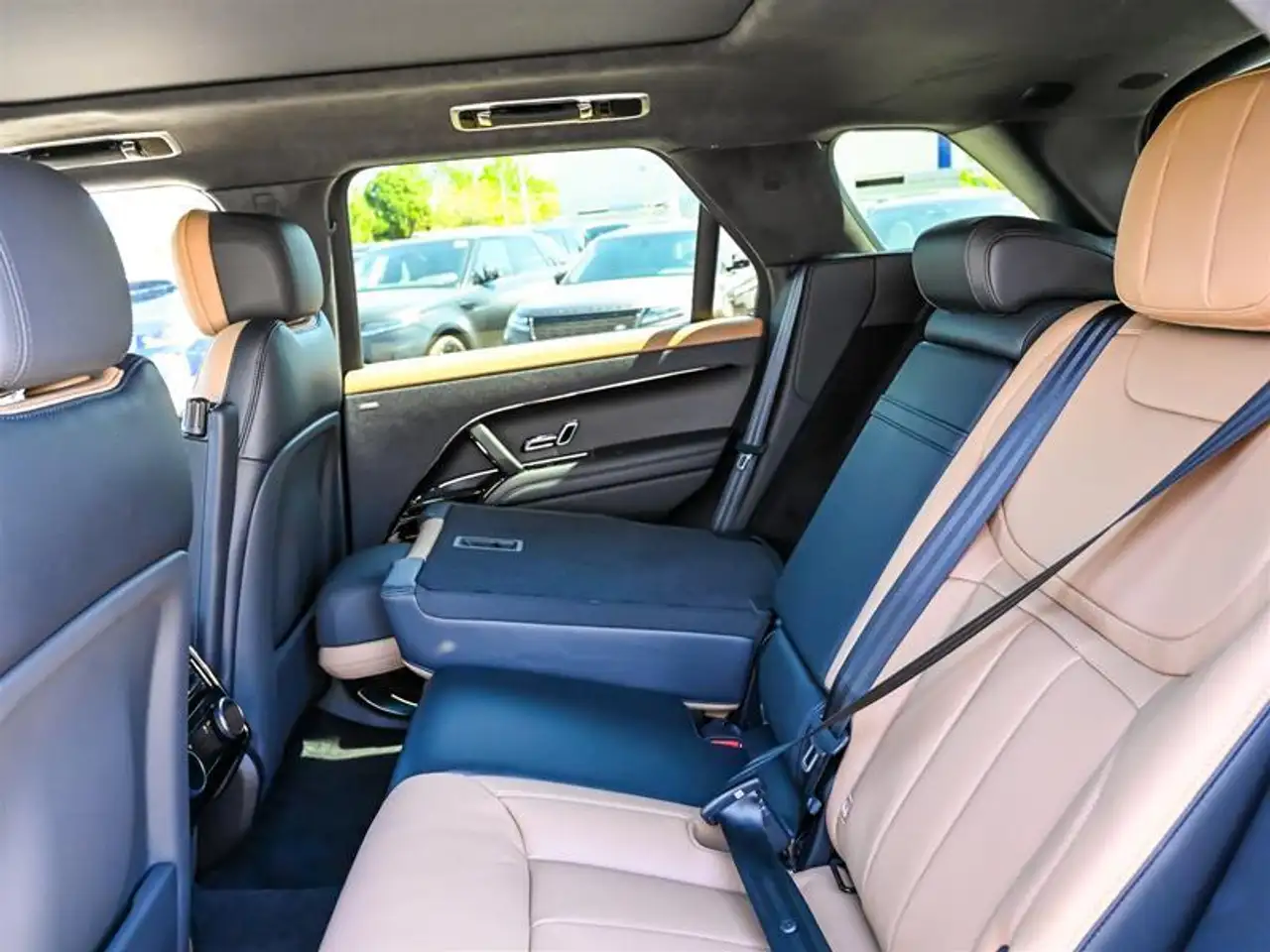 Land Rover Range Rover Sport снимка Land Rover Range Rover Sport