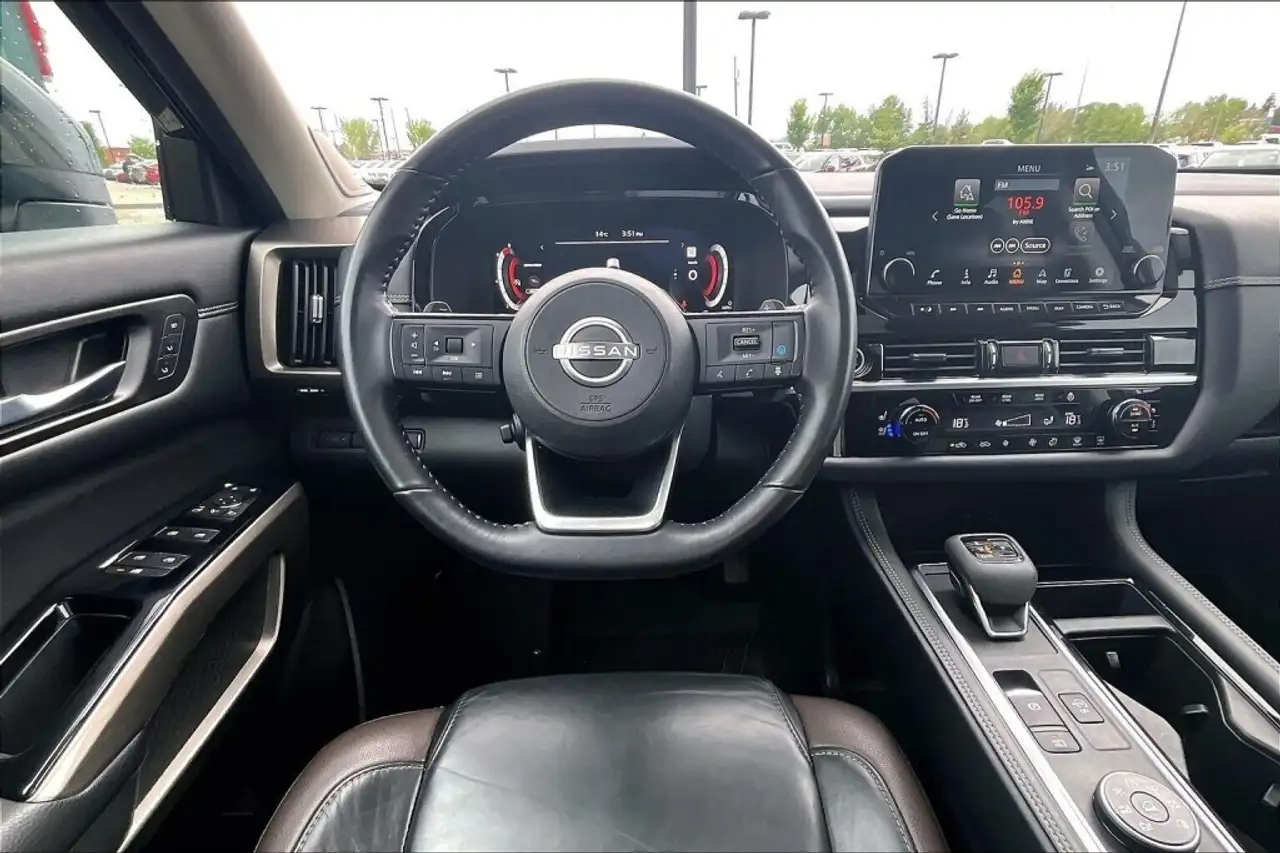 Nissan Pathfinder photo Nissan Pathfinder