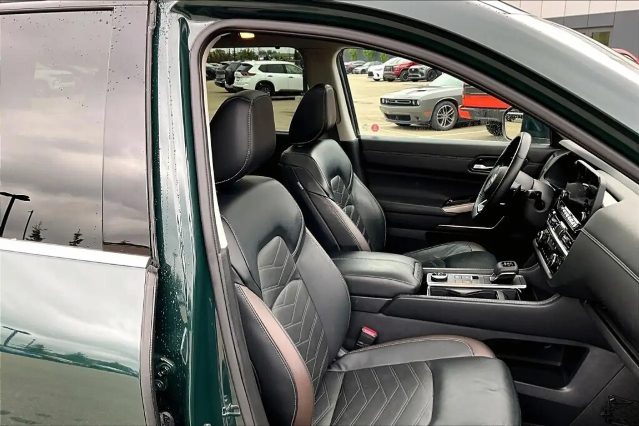 Nissan Pathfinder photo Nissan Pathfinder