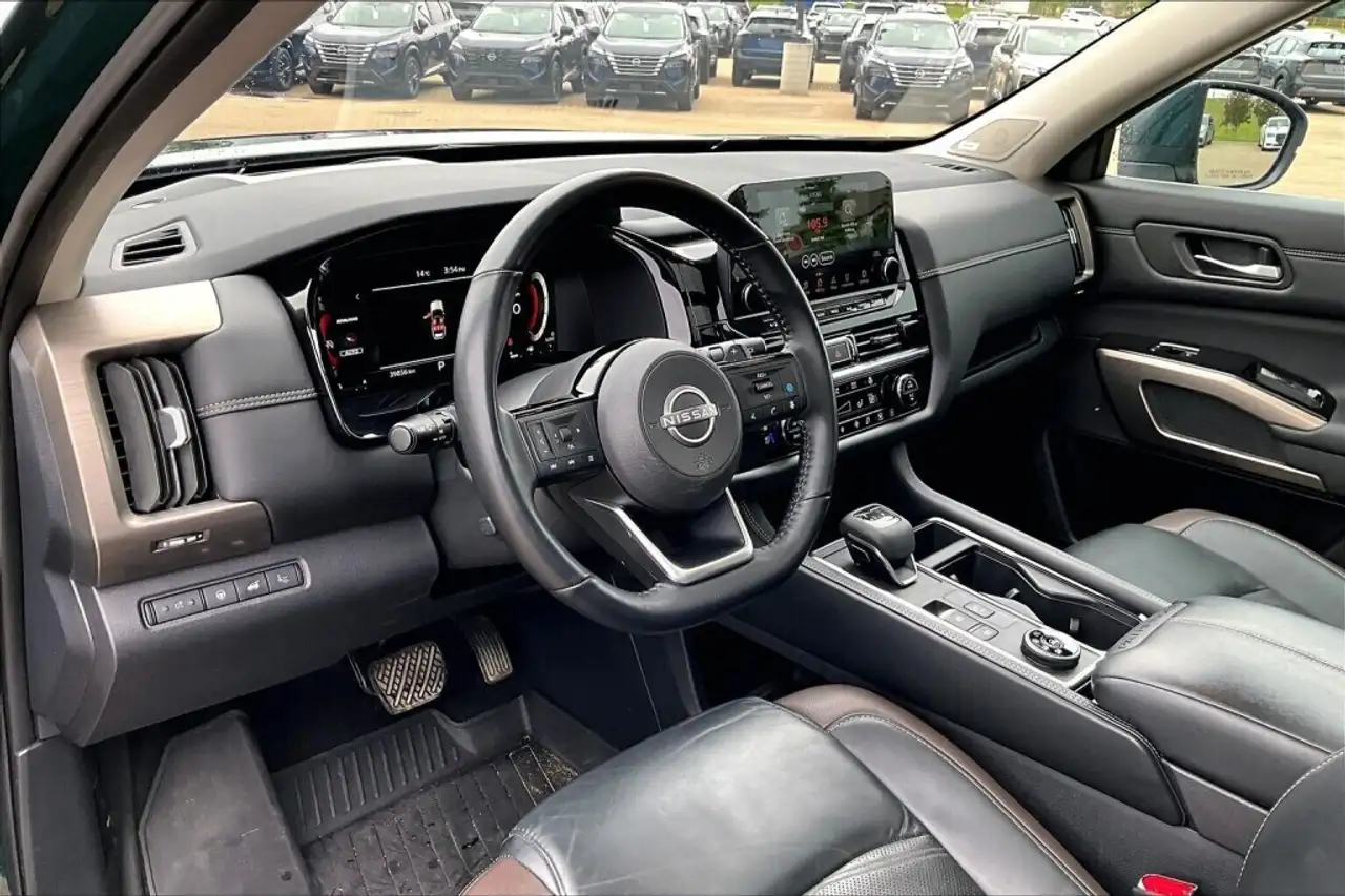 Nissan Pathfinder photo Nissan Pathfinder