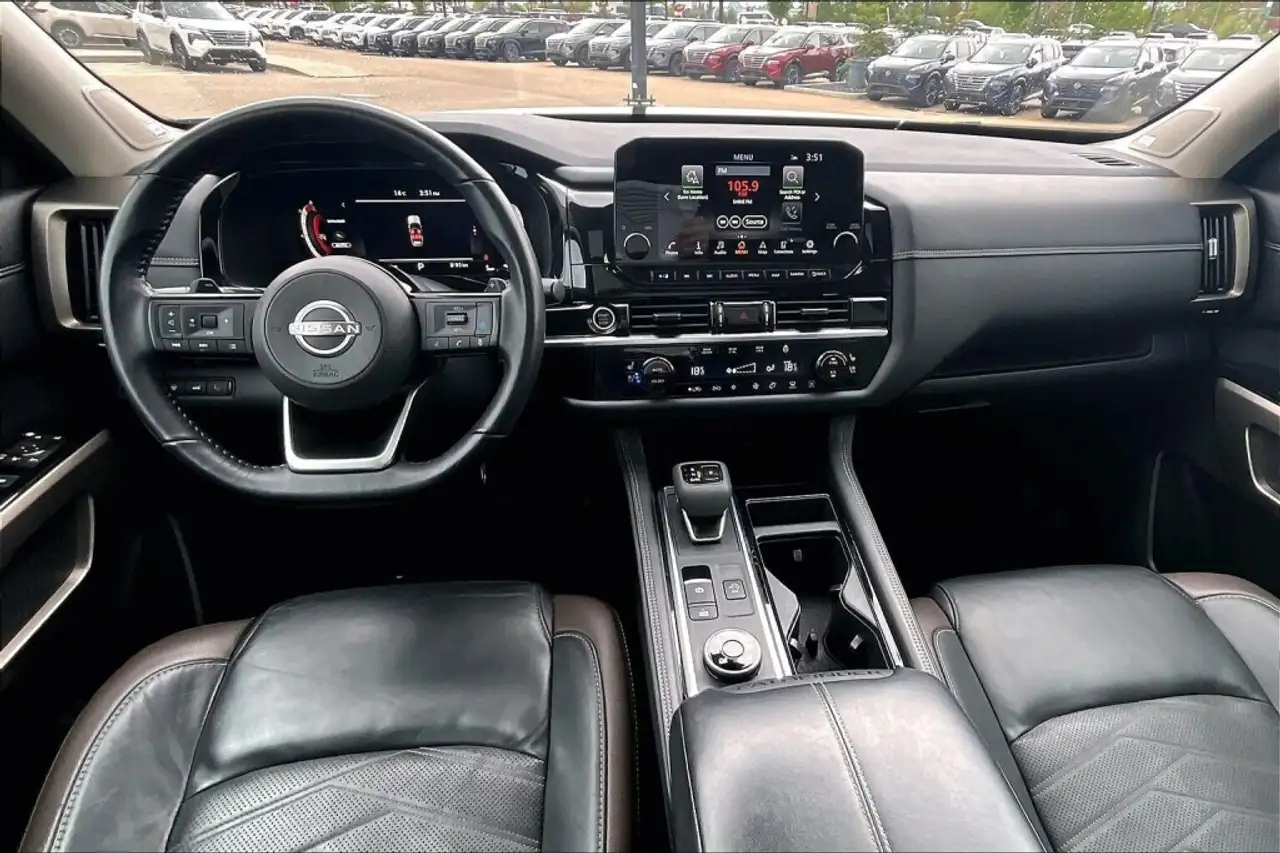 Nissan Pathfinder photo Nissan Pathfinder