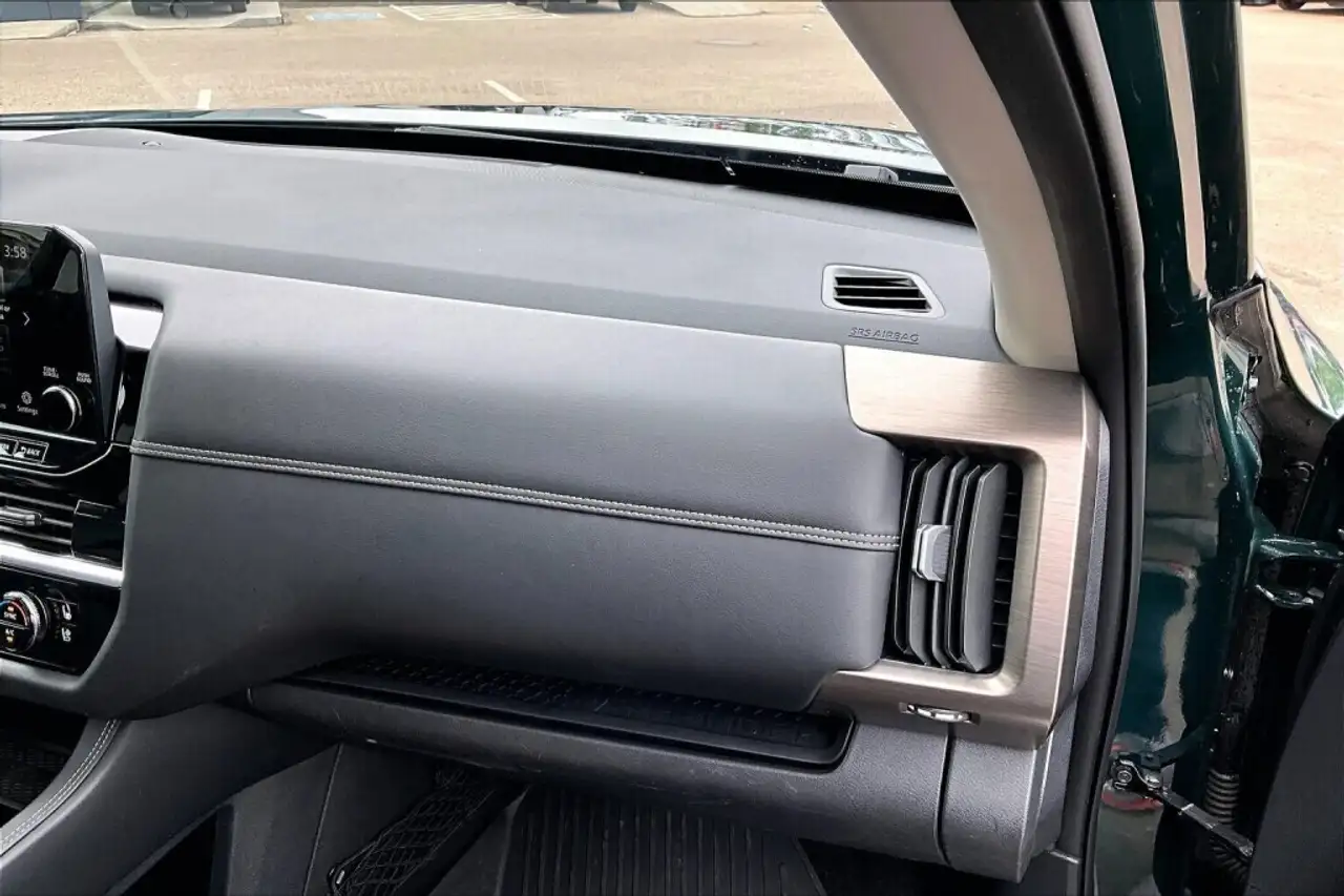 Nissan Pathfinder photo Nissan Pathfinder