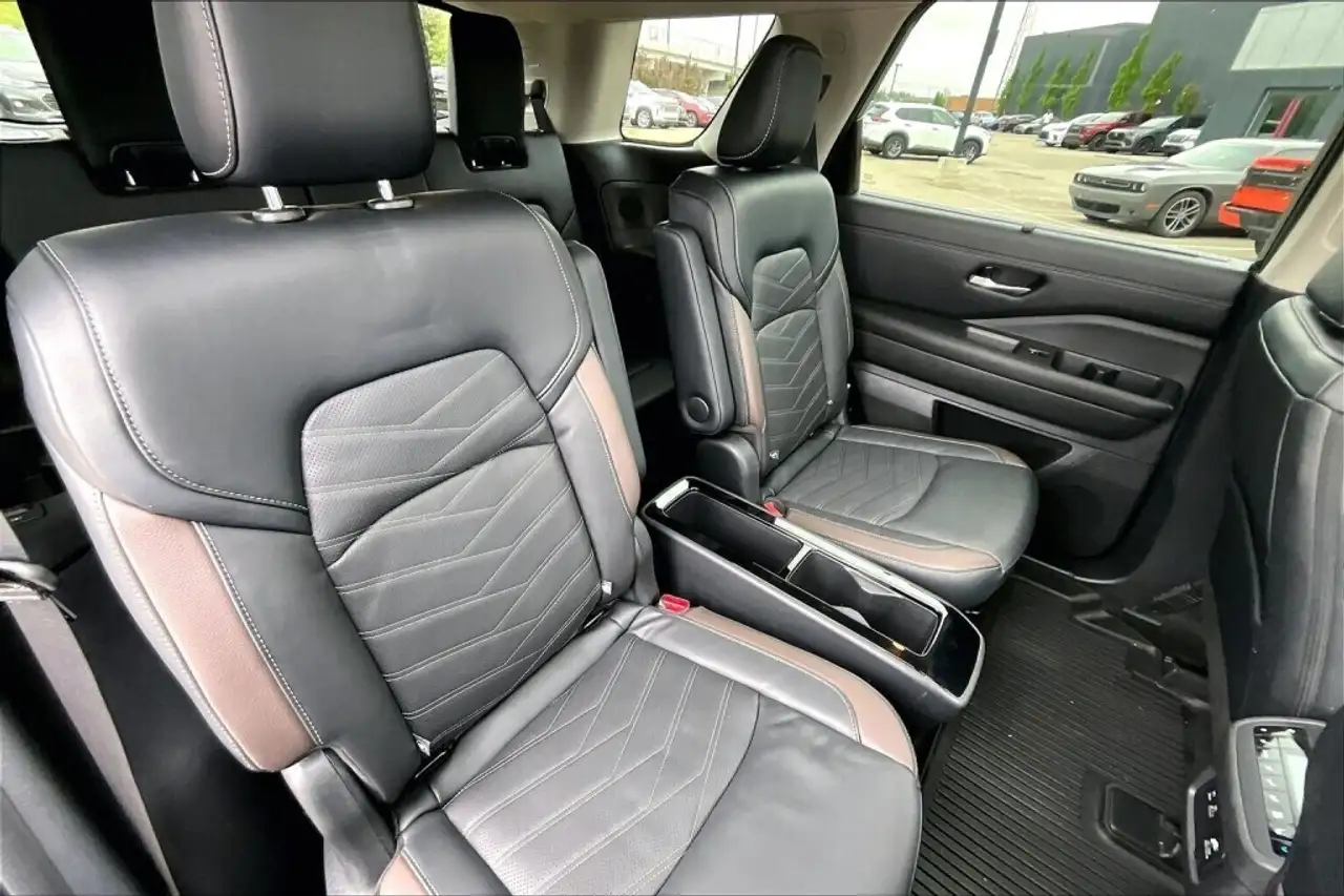 Nissan Pathfinder photo Nissan Pathfinder