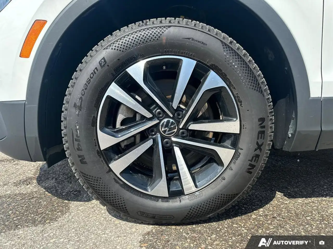 Volkswagen Tiguan снимка Volkswagen Tiguan