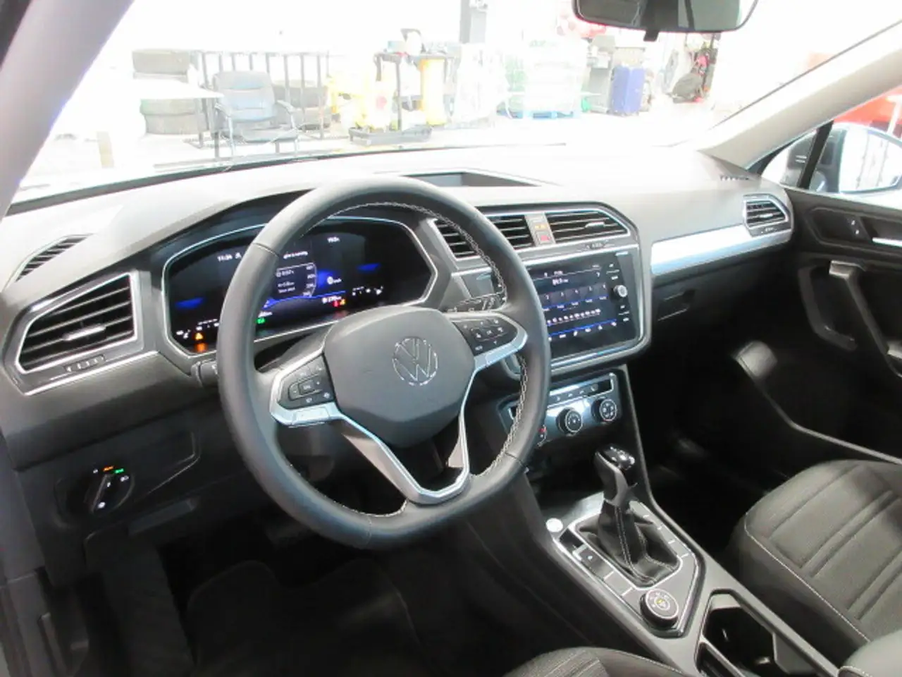 Volkswagen Tiguan снимка Volkswagen Tiguan