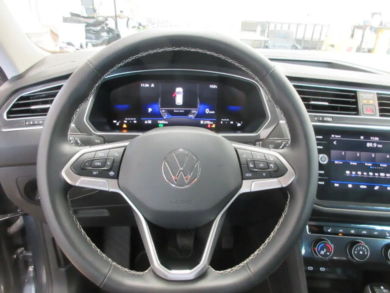Volkswagen Tiguan снимка Volkswagen Tiguan
