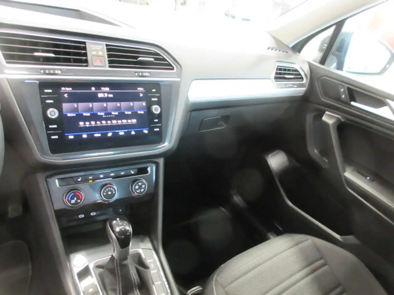 Volkswagen Tiguan снимка Volkswagen Tiguan
