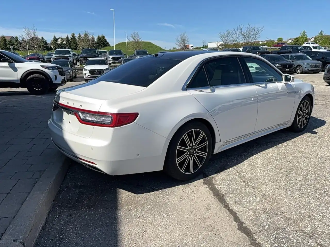 Lincoln Continental снимка Lincoln Continental