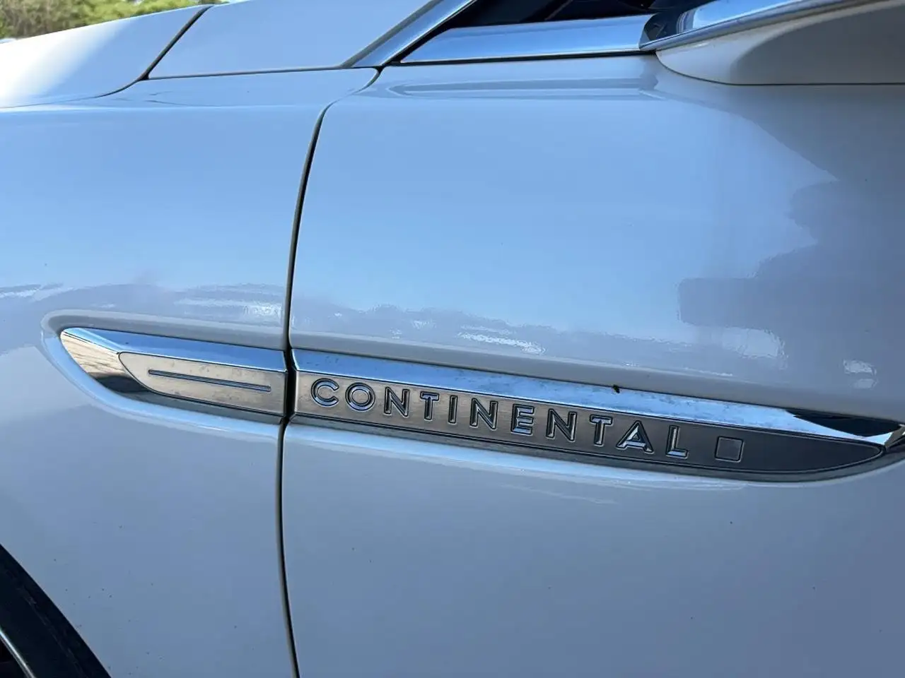 Lincoln Continental снимка Lincoln Continental