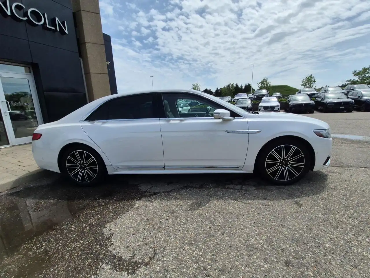 Lincoln Continental снимка Lincoln Continental