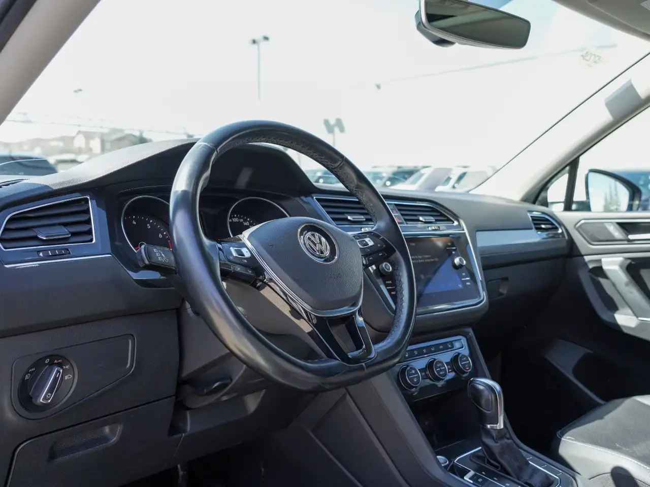 Volkswagen Tiguan снимка Volkswagen Tiguan