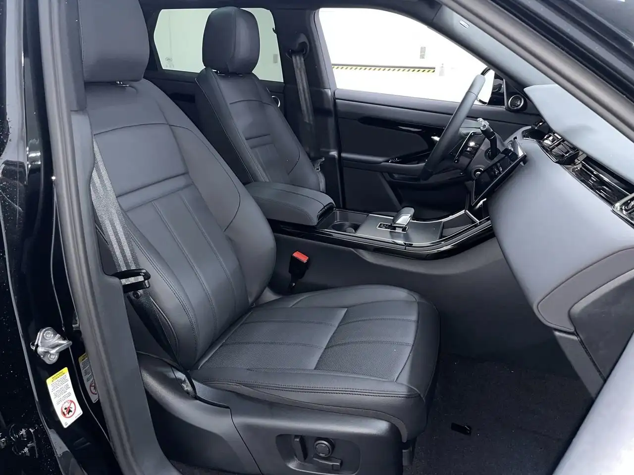 Land Rover Range Rover Evoque photo Land Rover Range Rover Evoque