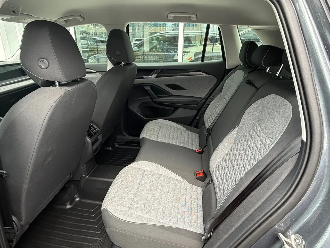 Volkswagen Tiguan photo Volkswagen Tiguan