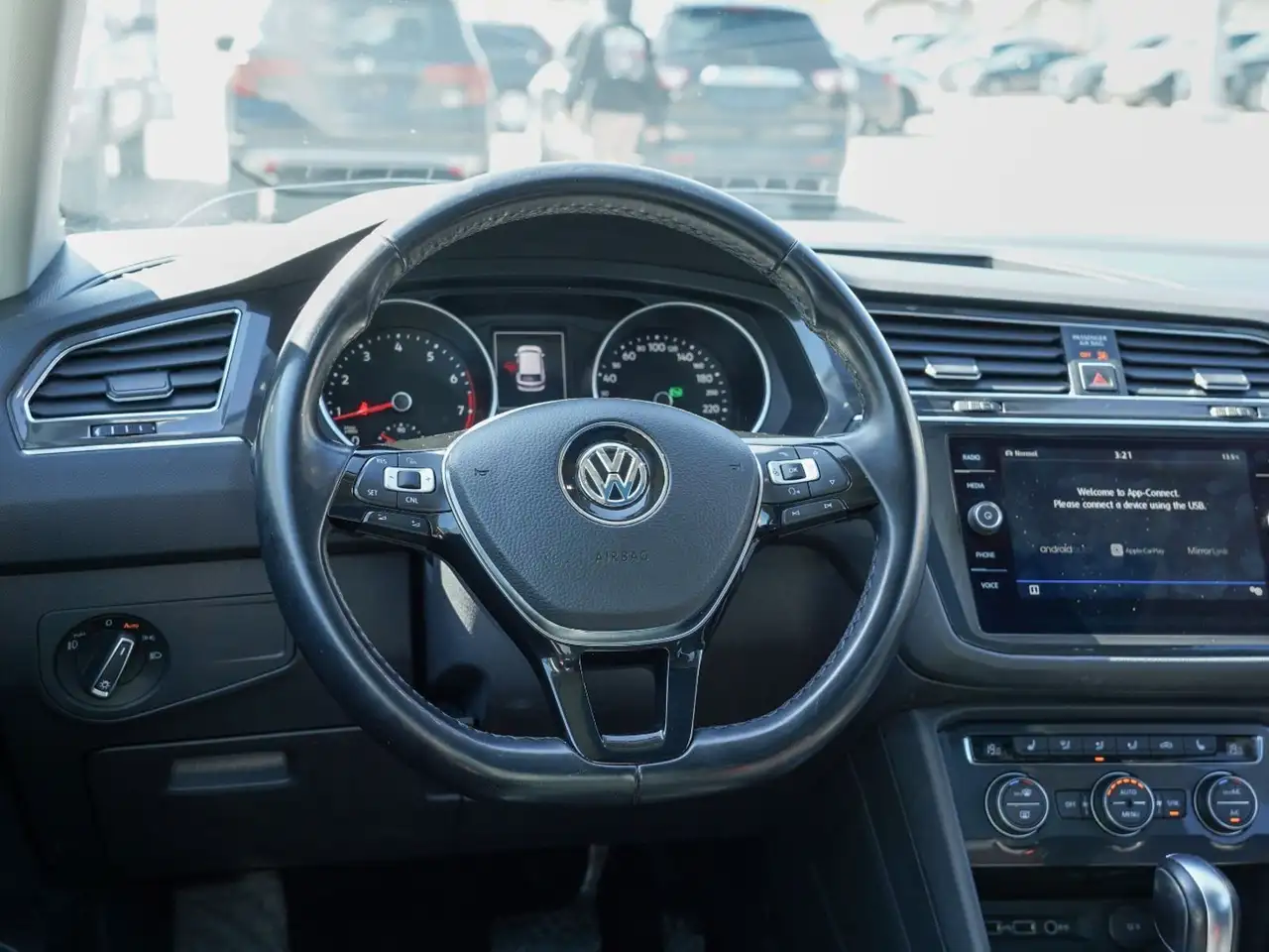 Volkswagen Tiguan снимка Volkswagen Tiguan