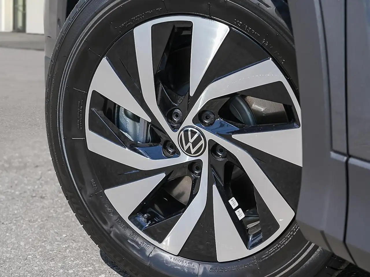 Volkswagen Tiguan photo Volkswagen Tiguan