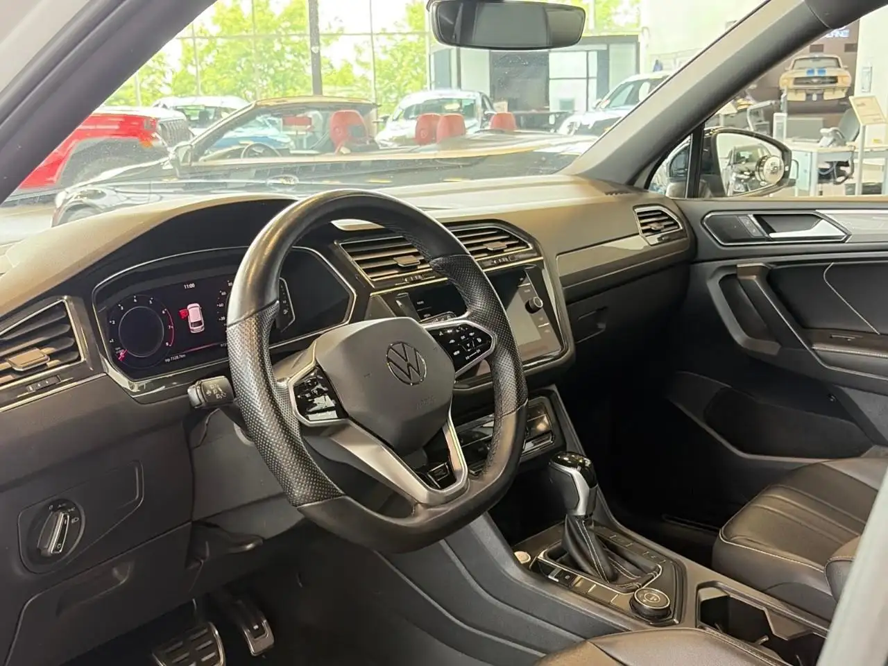 Volkswagen Tiguan снимка Volkswagen Tiguan