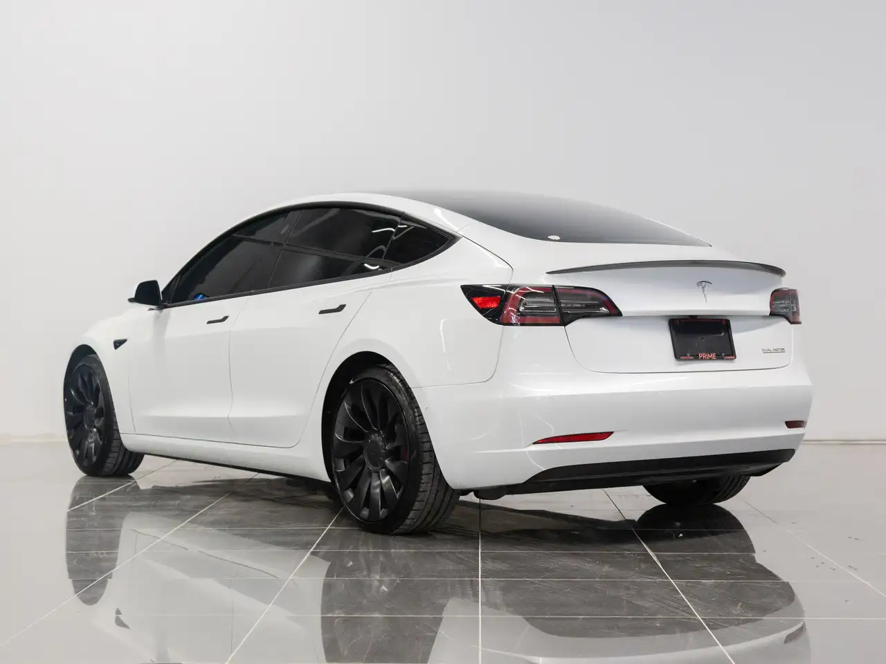 Tesla Model 3 photo Tesla Model 3