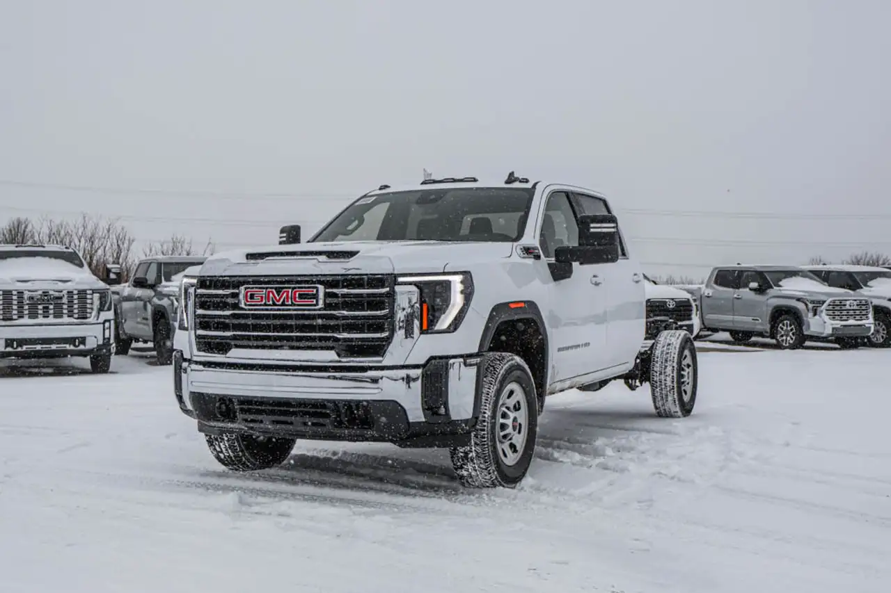 GMC Sierra 3500HD снимка GMC Sierra 3500HD