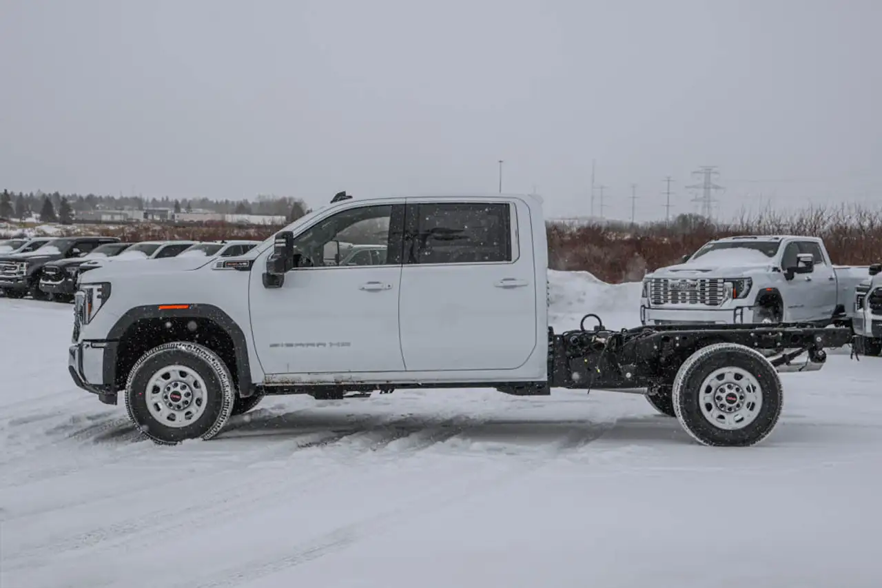 GMC Sierra 3500HD снимка GMC Sierra 3500HD