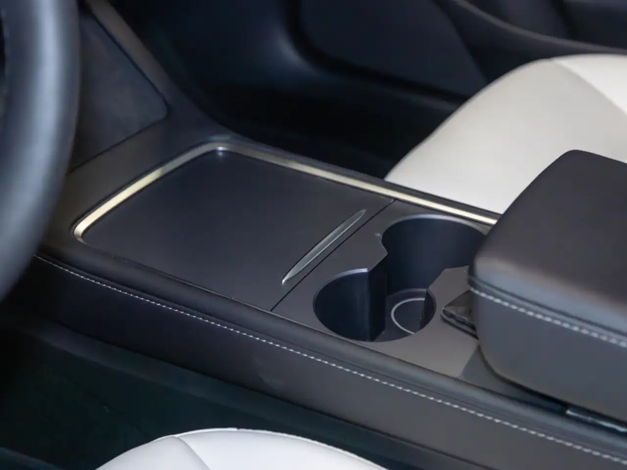 Tesla Model 3 photo Tesla Model 3