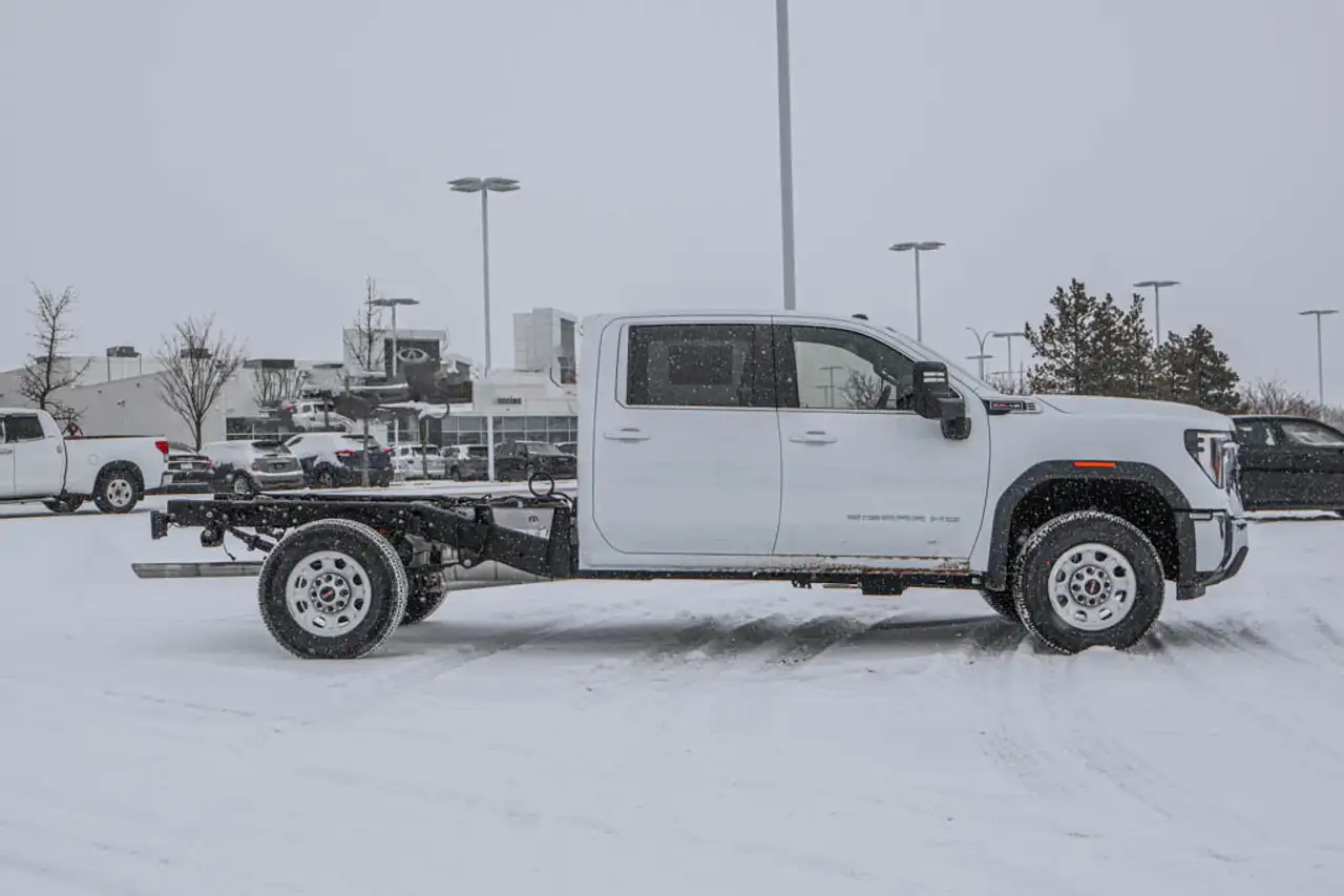 GMC Sierra 3500HD снимка GMC Sierra 3500HD