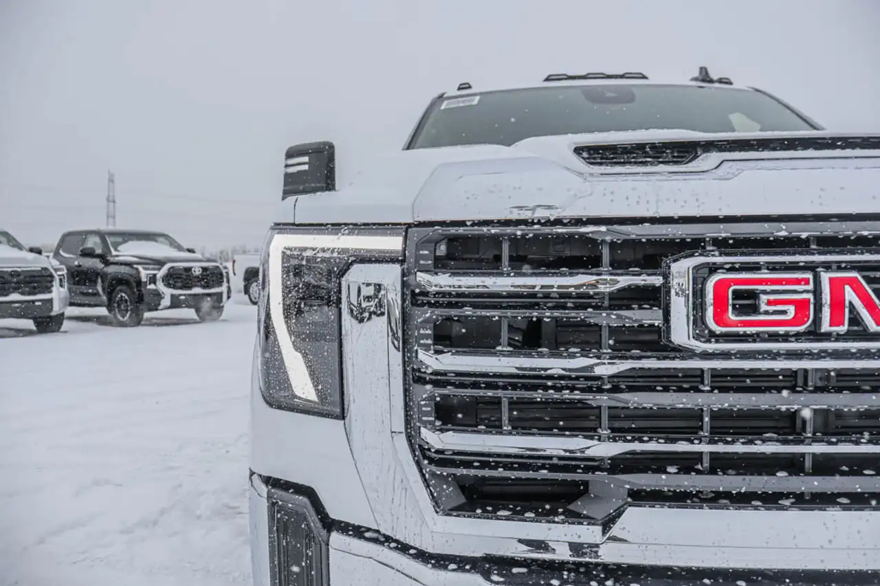 GMC Sierra 3500HD снимка GMC Sierra 3500HD