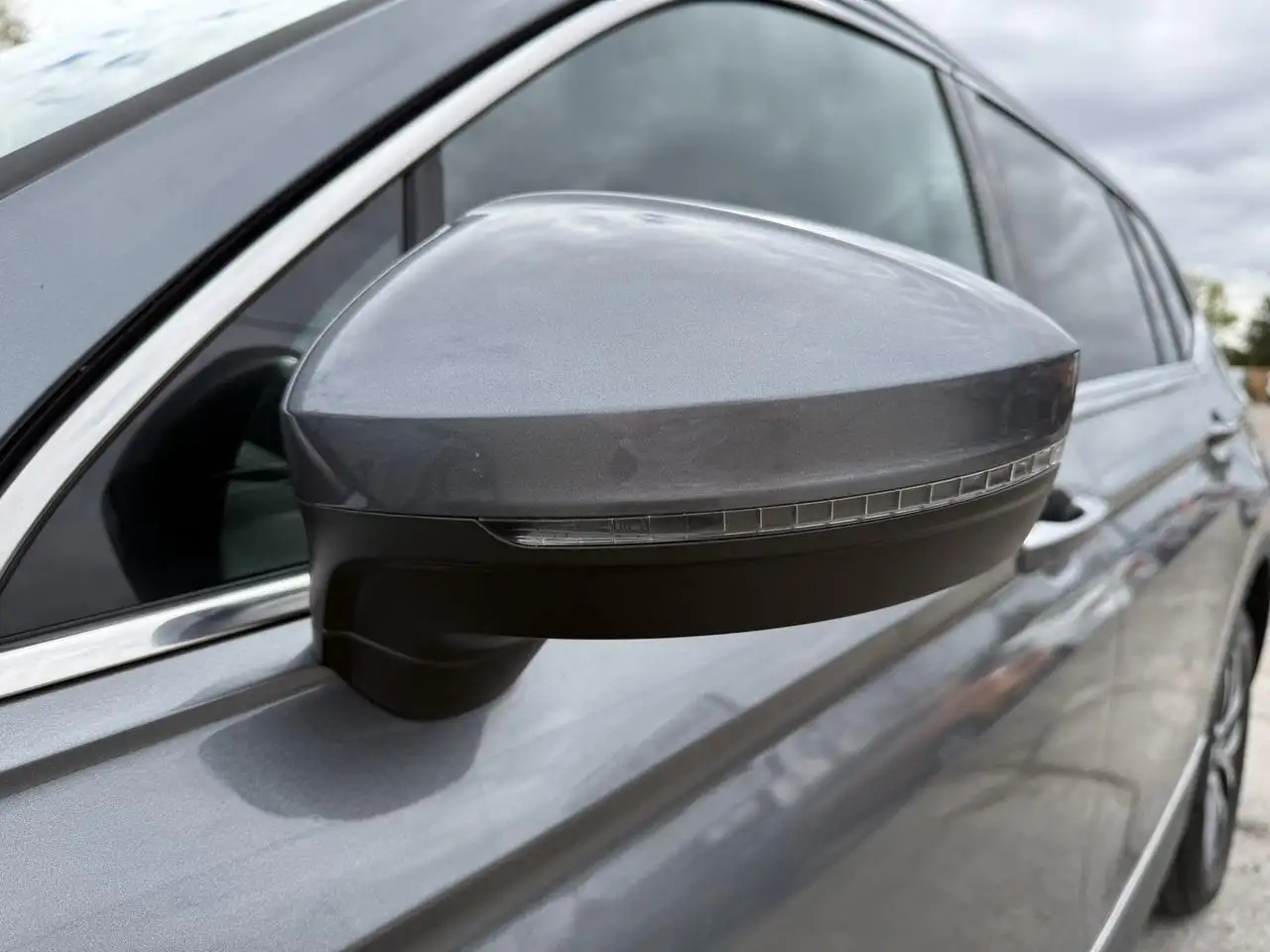 Volkswagen Tiguan снимка Volkswagen Tiguan